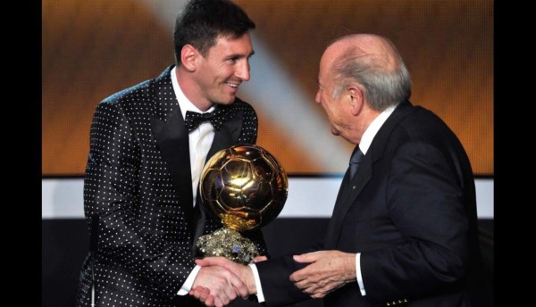 Los trajes más 'espantosos' que ha usado Messi; el de su boda ya está listo