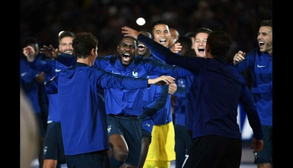¡Qué fiestón! Así celebró Francia su título en Rusia ante su público