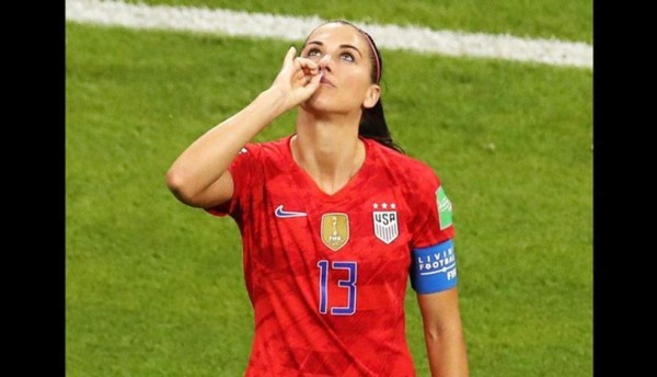 Alex Morgan celebra sus 30 años con la clasificación de Estados Unidos a la Final del Mundial Femenino