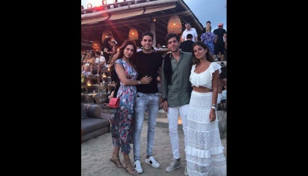 Nuevas fotos: Las vacaciones de lujo de los cracks del fútbol con sus mujeres