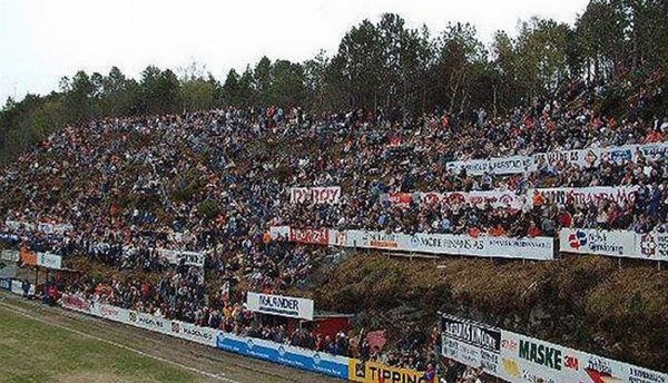 Así son los estadios por el mundo que han sido criticados por su diseño
