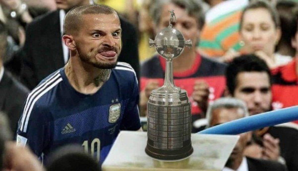 Virales: Los mejores memes de la lengua de Darío Benedetto ante River Plate