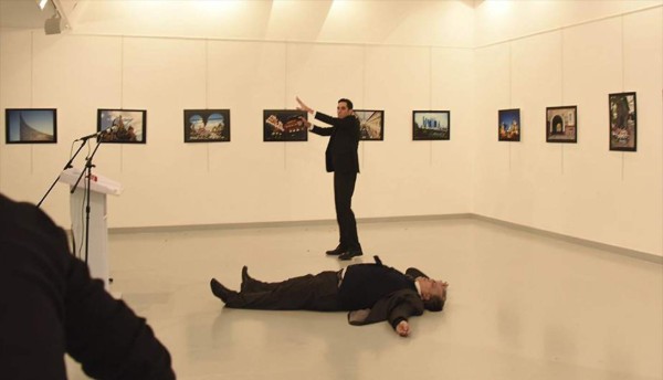 ¡QUÉ TERRIBLE! Así fue el cruel asesinato del embajador de Rusia en Turquía