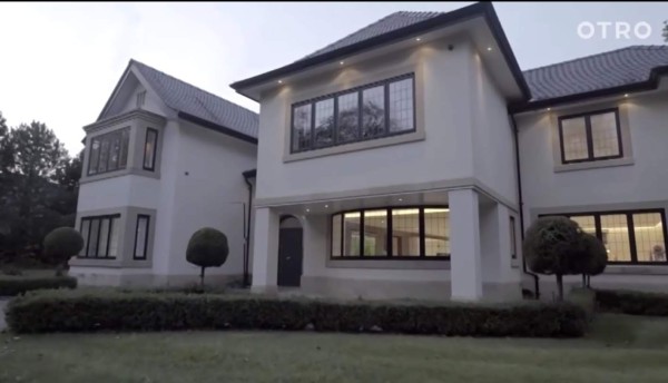 Con cancha de fútbol en el interior: La increíble mansión de Mendy, el crack del Manchester City