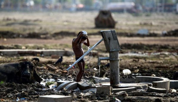 Impactante: Las imágenes de la ola de calor que azota a Kuwait; ¡63 grados centígrados!