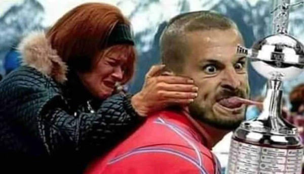 Virales: Los mejores memes de la lengua de Darío Benedetto ante River Plate