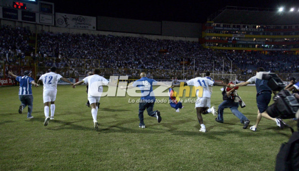 Imágenes de la celebración a Sudáfrica en El Salvador.
