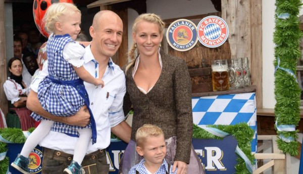 ¿Y este duelo quién lo gana? Las bellas novias y esposas de los crack del Real Madrid y Bayern