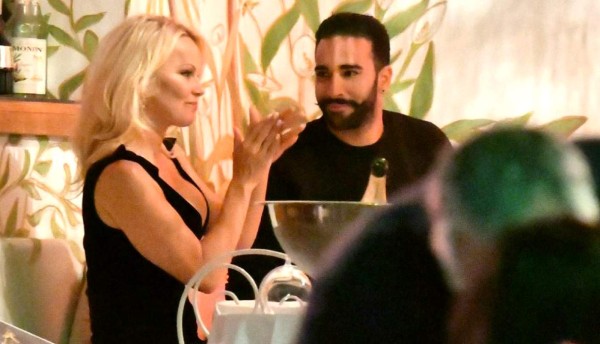 Ruptura Pamela Anderson-Adil Rami; la actriz revela las duras razones