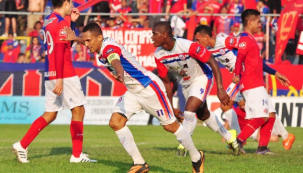 TOP: Los futbolistas hondureños que han sido capitanes en el extranjero