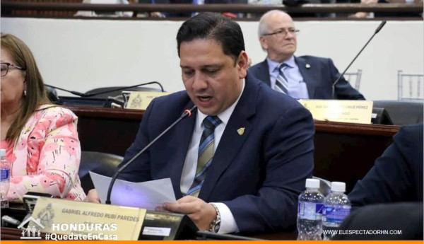 Los personajes del deporte, farándula y comediantes que buscan llegar o reelegirse como diputados en el Congreso Nacional