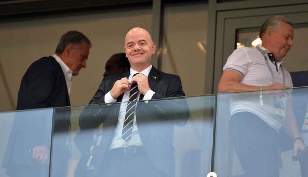 Infantino defiende el VAR por ayudar al fútbol a ser justo y transparente