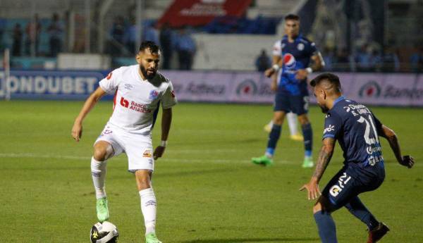 Un duelo táctico: Troglio cambia su forma de jugar ante Motagua, ¿y Diego con qué parado le sale a Olimpia?
