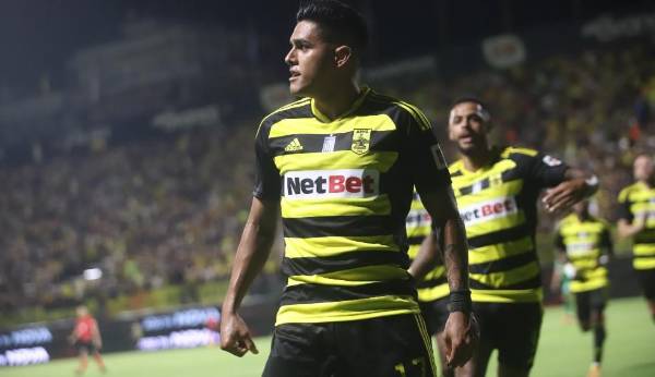 Así celebró Luis Palma tras su golazo con el Aris.