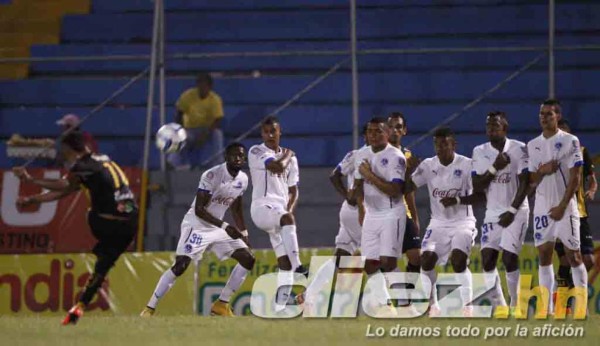 Olimpia pega primero al Real España y en el estadio Morazán