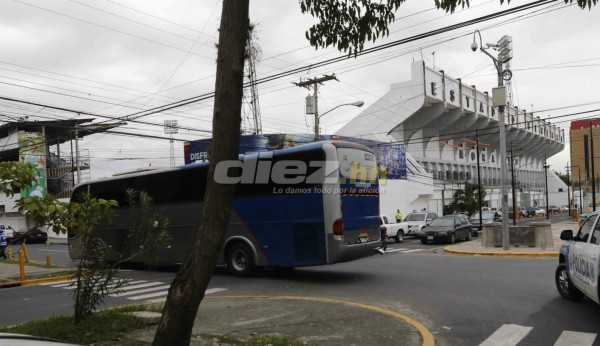 Policías, detectores antibombas, drones y seguridad privada vigilan a Australia