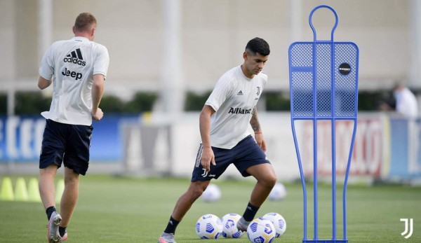 ¿Cómo lo recibió Cristiano Ronaldo? Así fue el primer entrenamiento de Pirlo en la Juventus