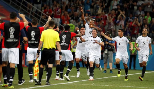 ¡Con penal dudoso, Costa Rica se despide dignamente ante Suiza!