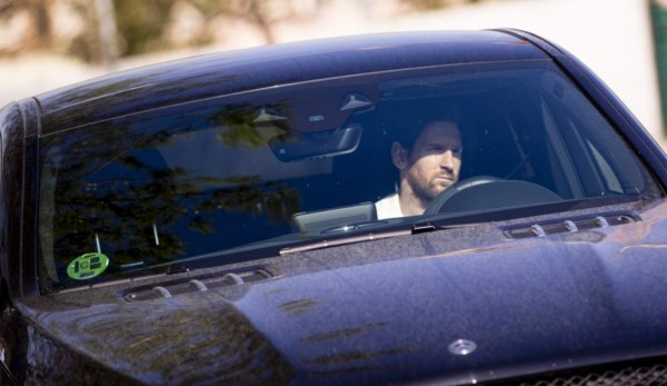 Autos sucios y nuevos 'looks': Así fue el regreso al trabajo de Messi y los futbolistas del Barcelona &nbsp;&nbsp;