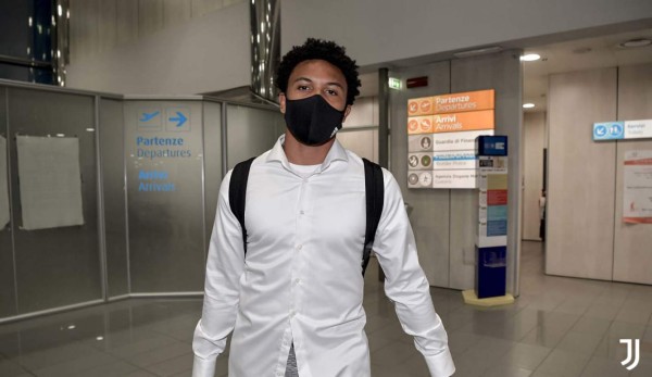 Jet privado y precio cómodo: Así fue la llegada del primer fichaje de Andrea Pirlo en Juventus