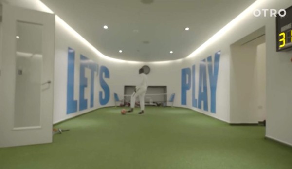 Con cancha de fútbol en el interior: La increíble mansión de Mendy, el crack del Manchester City