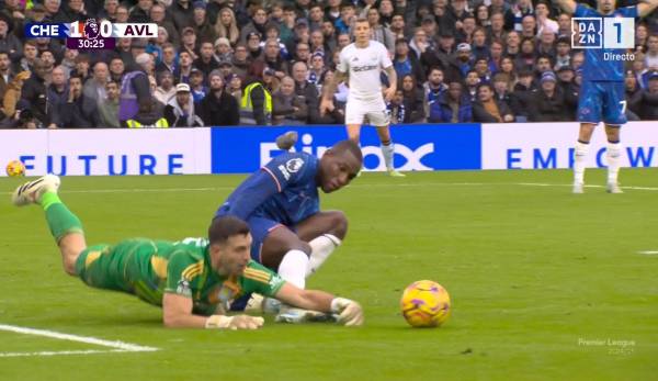 El segundo error del Dibu Martínez en la derrota del Aston Villa ante el Chelsea.