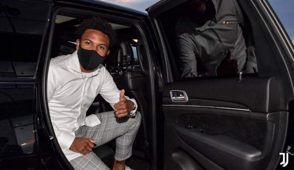 Jet privado y precio cómodo: Así fue la llegada del primer fichaje de Andrea Pirlo en Juventus