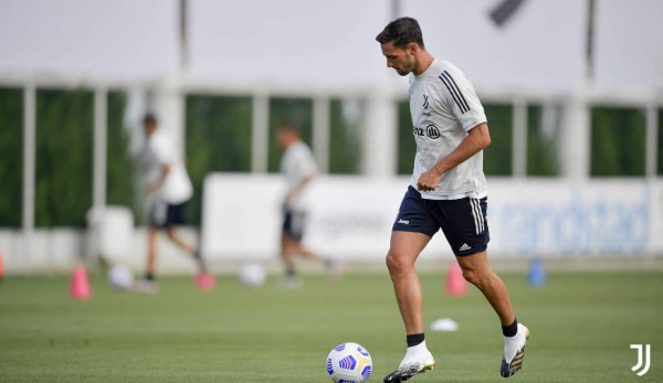 ¿Cómo lo recibió Cristiano Ronaldo? Así fue el primer entrenamiento de Pirlo en la Juventus
