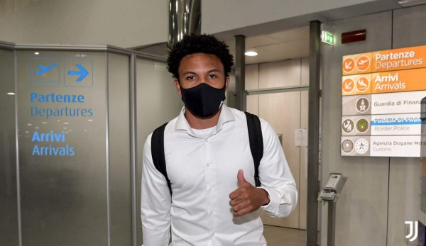 Jet privado y precio cómodo: Así fue la llegada del primer fichaje de Andrea Pirlo en Juventus