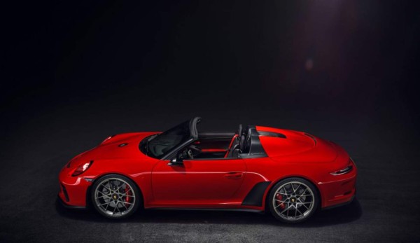 Con música de Maluma y un Porshe de lujo: Kun Agüero y sus vacaciones por Cerdeña