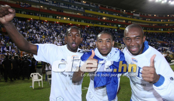 Imágenes de la celebración a Sudáfrica en El Salvador.