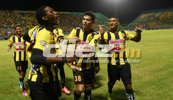 Real España y Municipal se enfrentan por la Champions de Concacaf.