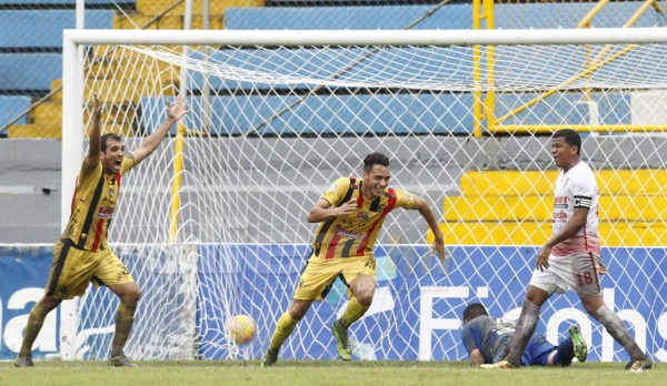 CURIOSAS: Lágrimas, frustración y el noble gesto del Real Sociedad en el Morazán