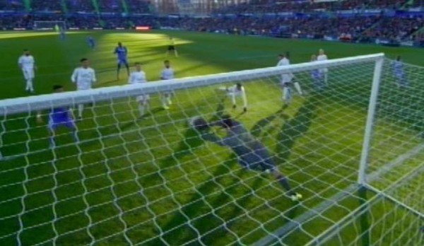 Thibaut Courtois hace olvidar a Keylor Navas y se luce con espectaculares atajadas