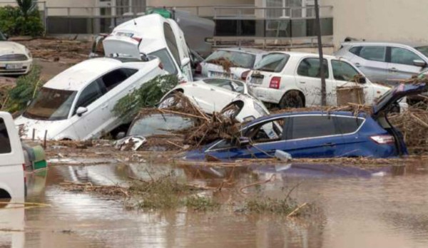 Ejemplar: Así ayuda Rafa Nadal en Mallorca tras inundaciones