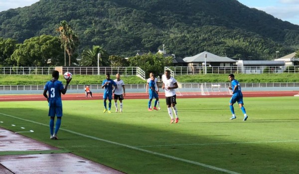 Quién es el futbolista que denunció insultos racistas por parte de Honduras y cómo se marchó del estadio