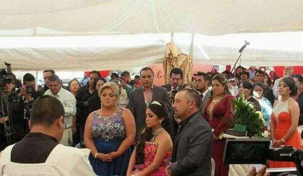 ¡UNA LOCURA! Los XV de Rubí, en fotografías