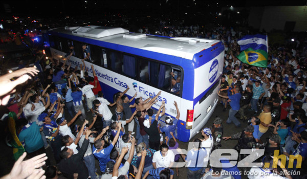 Espectacular recibimiento a la Selección de Honduras
