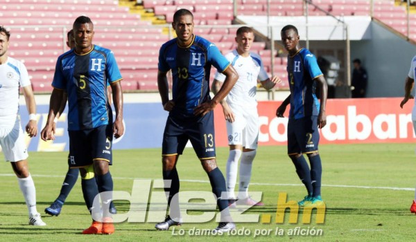 FOTOS: El rostro de Pinto y los jugadores tras el gris triunfo ante Nicaragua