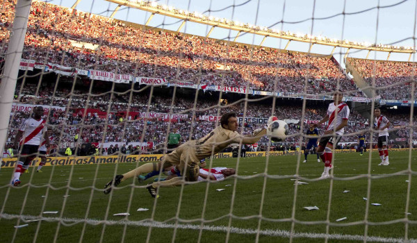 River Plate-Boca Júniors, un clásico caliente este domingo