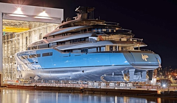 ¡Impresionante! El súper yate del multimillonario dueño del club Tottenham de Inglaterra