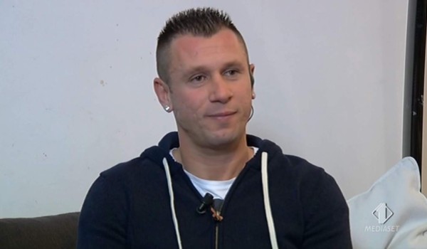 ¡BOMBAZOS! Dani Alves cerca de un acuerdo; barrida en el Barça y James al Bayern