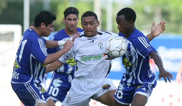 Así se gana la vida el ex futbolista Pedro Fernández