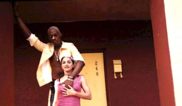 El día que Dennis Rodman voló de Las Vegas a New York solo para embarazar a Madonna