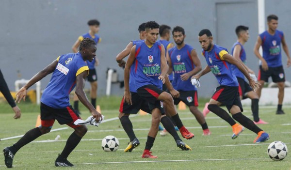 Villanueva se entrena en el Morazán previo a la final del Ascenso ante el Infop