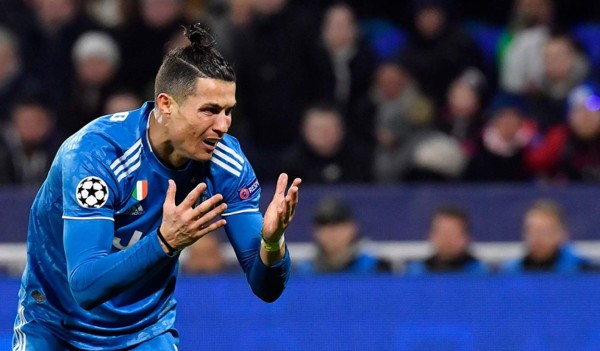 ¡No se vio! El berrinche de Cristiano Ronaldo y el aficionado fantasma en la cancha