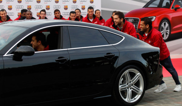 El FC Barcelona recoge sus nuevos Audi.