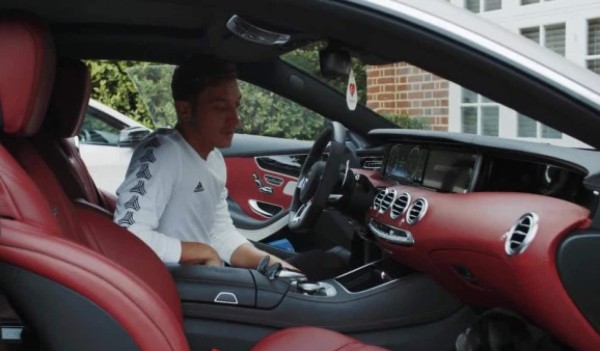 Los millonarios lujos que se da Mesut Özil en Inglaterra: Colección de autos y sala de juegos&nbsp;&nbsp;