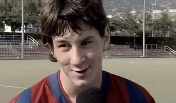 Grandes futbolistas que surgieron de barrios pobres y ahora son millonarios