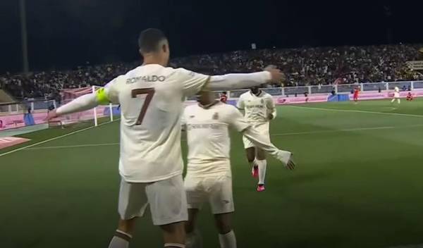 Cristiano Ronaldo festejando sus nuevos tantos con el Al Nassr, ya suma siete desde su llegada.